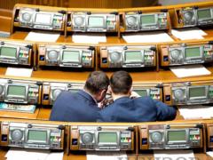 Стефанчук запретил непривитым нардепам приходить в Раду
