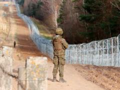 Польша заявила о круглосуточном строительстве стены на границе с Беларусью