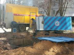 По улице Натальи Ужвий в Харькове перекладывают трубы с холодной водой