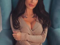 Экс-жена Кензова показала сочную фигуру в купальнике