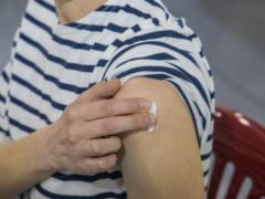 Вакцинация бустерными дозами будет доступна в Украине с первой половины 2022 года: Ляшко рассказал детали