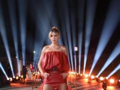 Смешная Леся Никитюк в бикини похвасталась стройными ножками
