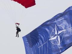 Байден не исключает возможности размещения дополнительных войск НАТО — президент Эстонии