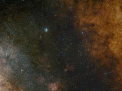 Астрономы получили самые дательные снимки окрестностей черной дыры в центре Млечного Пути