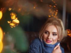 Ирина Федишин показала видео, как в мороз прыгнула в снег в купальнике