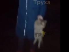 В Печенегах пьяная школьница  играла в футбол  котенком
