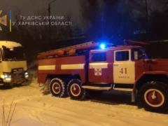 Под Харьковом спасатели вытащили из снежного заноса  скорую 