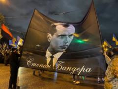 В Киеве прошло факельное шествие ко дню рождения Степана Бандеры