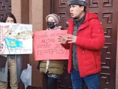 В Кыргызстане протестуют против отправки военных в Казахстан