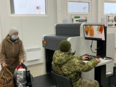 Бойовики продовжують блокувати рух у більшості гуманітарних дорожніх коридорів на Донбасі