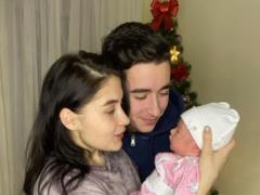 Жена 19-летнего Сасанчина ответила на упреки, что испортила ему жизнь, родив ребенка