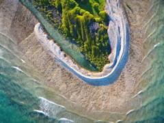 Great Barrier Reef s mangrove islands are expanding despite the advance of the sea