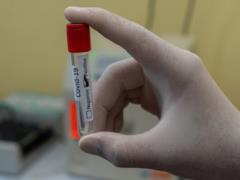 Украину накрывает новая волна эпидемии, заболеваемость ковидом растет