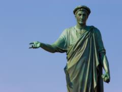 Monument to Duke  