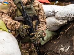 В зоне ООС украинский военный получил боевое травмирование
