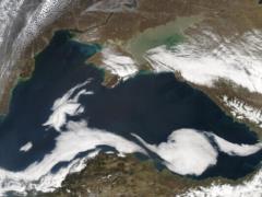 В Черном море горит российский танкер с мазутом на борту