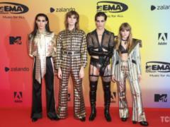 Грустные участники Maneskin сообщили, что вынуждены отменить тур по Европе