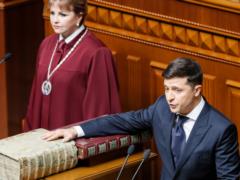 Чому зараз не можна вносити зміни до Конституції