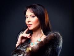 Похудевшую Хлебникову, пострадавшую в пожаре, тайно сняли на камеру: как выглядит певица
