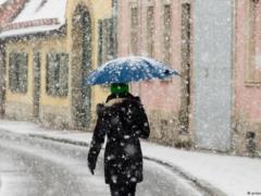 В Украине синоптики обещают плюсовую температуру и снег