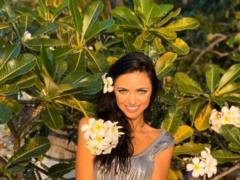 Экс- НЕАНГЕЛ  Виктория показала стройную фигуру в купальнике