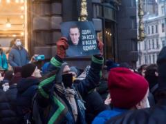 Навальному отказали в исключении из списка “террористов и экстремистов”