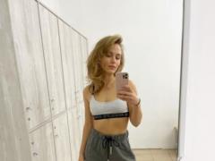 Звезда  Сватов  Анна Кошмал ошеломила сверхсложной стойкой на голове