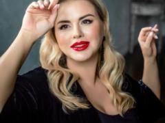 Анна Семенович зробила ліпосакцію та показала, як виглядає після операції