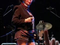 59-летняя Жанна Агузарова в мини-шортах шокировала пластикой лица