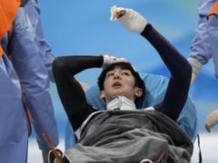 Корейського ковзаняра забрали з льоду на ношах після забігу на Олімпіаді: що сталося