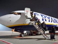 Ryanair полностью остановил продажу билетов из Харькова и Херсона