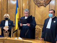 Суд закрыл дело  одного патрона  против активиста Стерненко