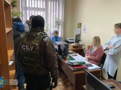 На Кировоградщине двое семейных врачей  заработали  2 млн грн на подделке Covid-сертификатов
