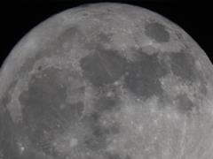 Столкновение с Луной: к спутнику Земли может лететь не фрагмент кометы SpaceX