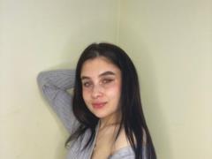 Жена Романа Сасанчина увеличила губы