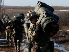 Враг не пройдет: Украинские бойцы провели на Донбассе учебные стрельбы из  противотанковых комплексов NLAW