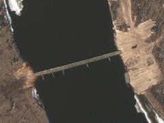 Россия за одну ночь построила тактический мост через Припять в шести км от украинской границы — CNN