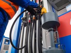 АЗС ограничивают продажу топлива на один автомобиль