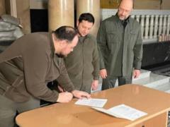 Зеленский подписал заявку на членство Украины в ЕС
