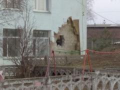 За дни войны в Украине повреждено более 80 учебных заведений и больниц