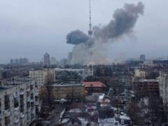 Российские оккупанты обстреляли телебашню в Киеве