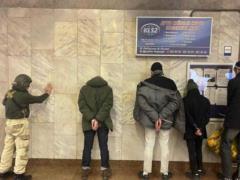 Прятал в игрушке боеприпасы: в Киевском метро поймали диверсантов