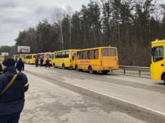 Агресори погодилися відкрити зелені коридори з України, але у бік РФ