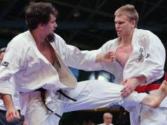 Сохраняем ценности этого вида спорта : российских и белорусских каратистов отстранили от международных соревнований