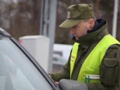 Два політики намагалися залишити Україну зі значною сумою доларів
