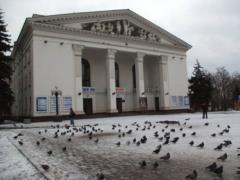 The invaders dropped a bomb on the Drama Theater in Mariupol, where people were hiding - media