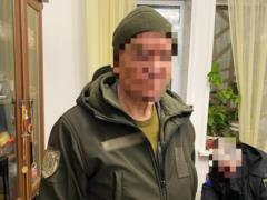 У Києві росіянин продавав посвідчення для проїзду через блокпости