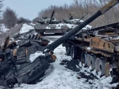 Белорусские срочники отмывают российские танки от останков россиян, - СМИ