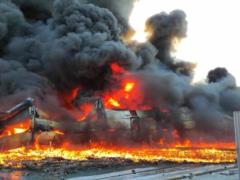 As a result of the shelling of the invaders in Sumy, a warehouse with paint and varnish products is on fire