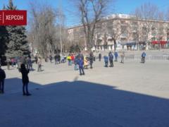 In Kherson, people again went to the rally, the invaders used tear gas against them